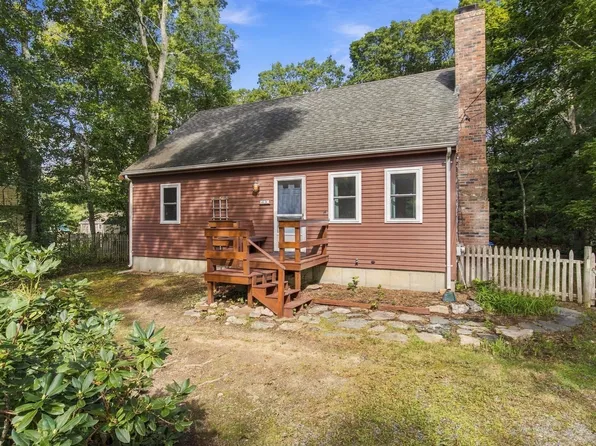 35 Pinecrest Beach Dr, East Falmouth, MA 02536