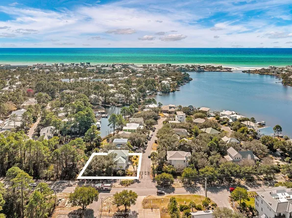 192 Lake Pointe Dr, Santa Rosa Beach, FL 32459