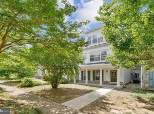 16461 Kenneweg Ct, Woodbridge, VA 22191