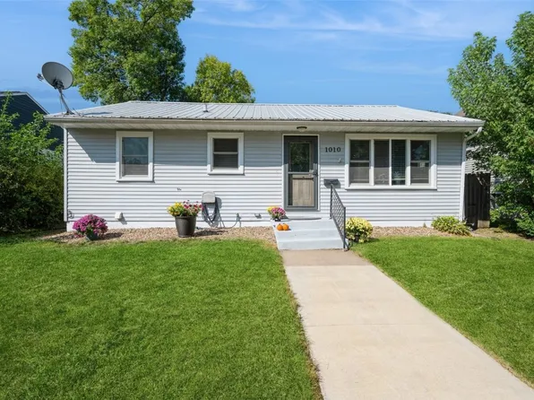 1010 10th St NW, Cedar Rapids, IA 52405