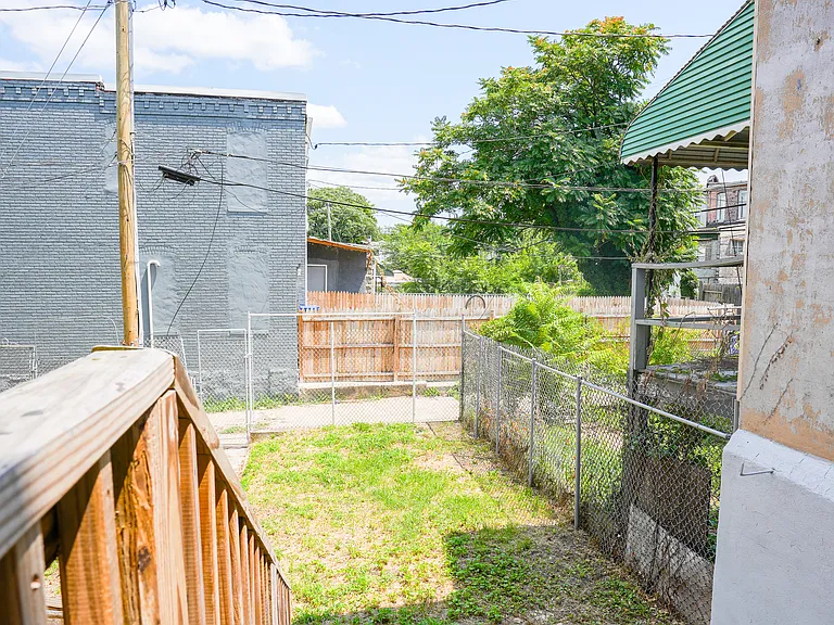 1204 Bonaparte Ave — Photo 33