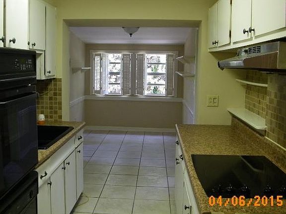 3rd image of 4910 Cresthill Dr