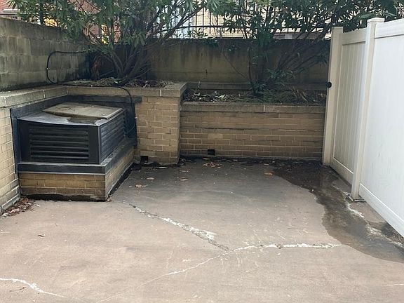 3rd image of 420 E 80th St APT 1K