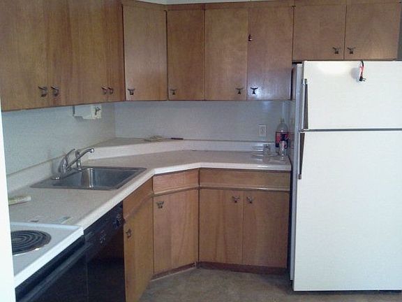 3rd image of 347 Marshall St