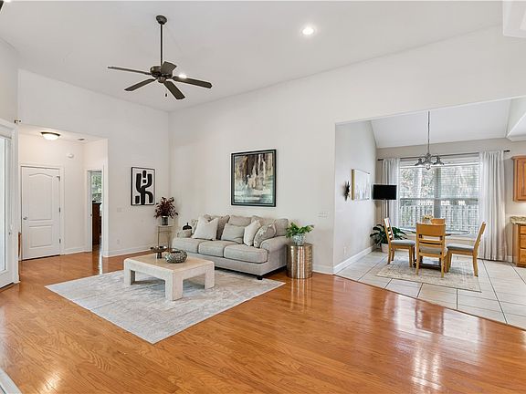 5th image of 123 Simonton Way