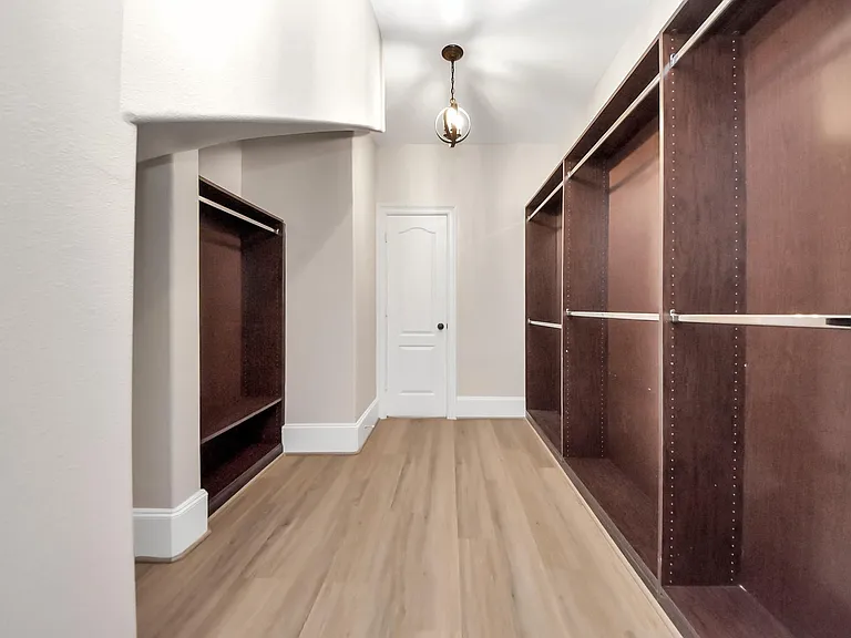 9815 Patricia Haven Ln — Photo 31