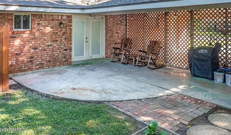 214 Dover Dr — Photo 13