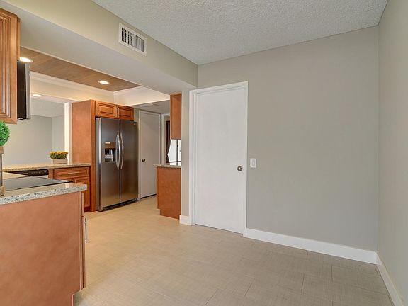 5th image of 12806 W Maplewood Dr