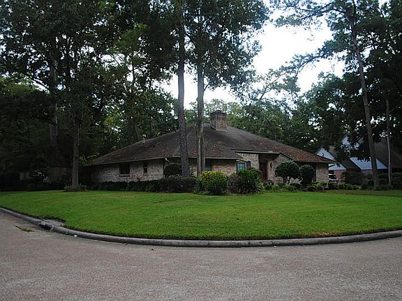 3rd image of 2203 Hidden Creek Dr