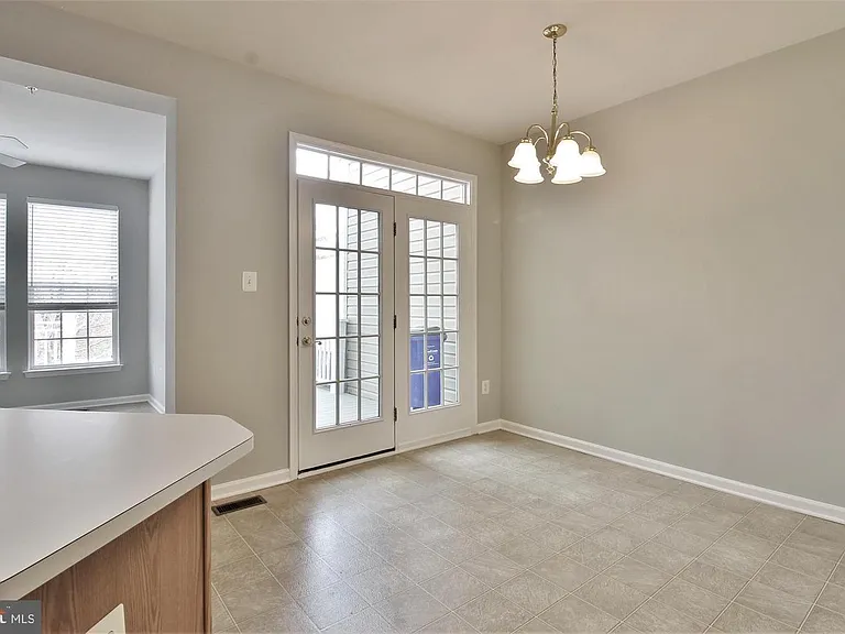 10707 Croydon Ct — Photo 10
