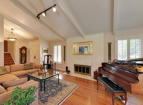 4th image of 115 Capistrano Pl