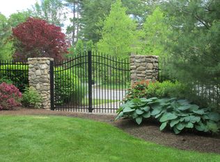 2 Buckingham Ter, Wellesley, MA 02482