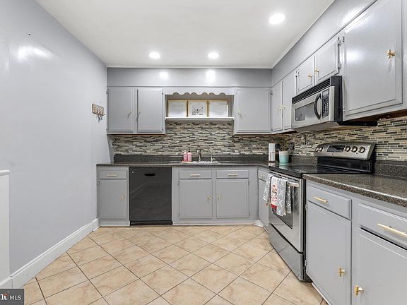 5th image of 107 Linda Ct S