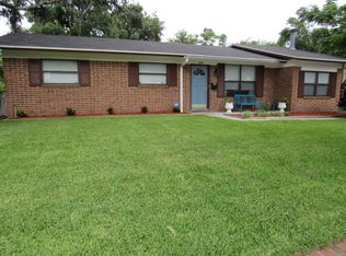 979 N Brookview Dr, Jacksonville, FL 32225