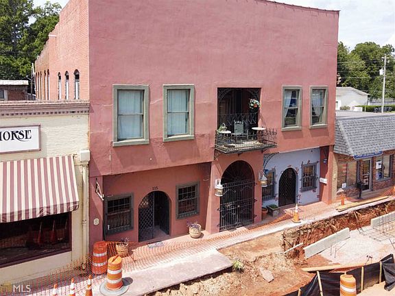 3rd image of 117 N Jefferson Ave