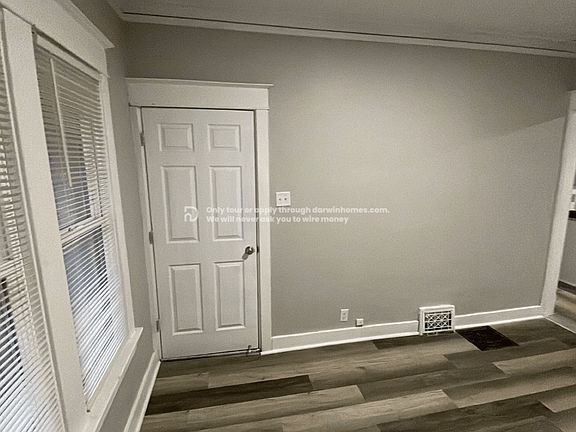 3rd image of 2846 N Hubbard St #A