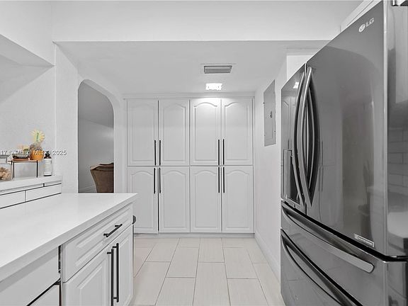 3rd image of 7403 Twin Sabal Dr #7403