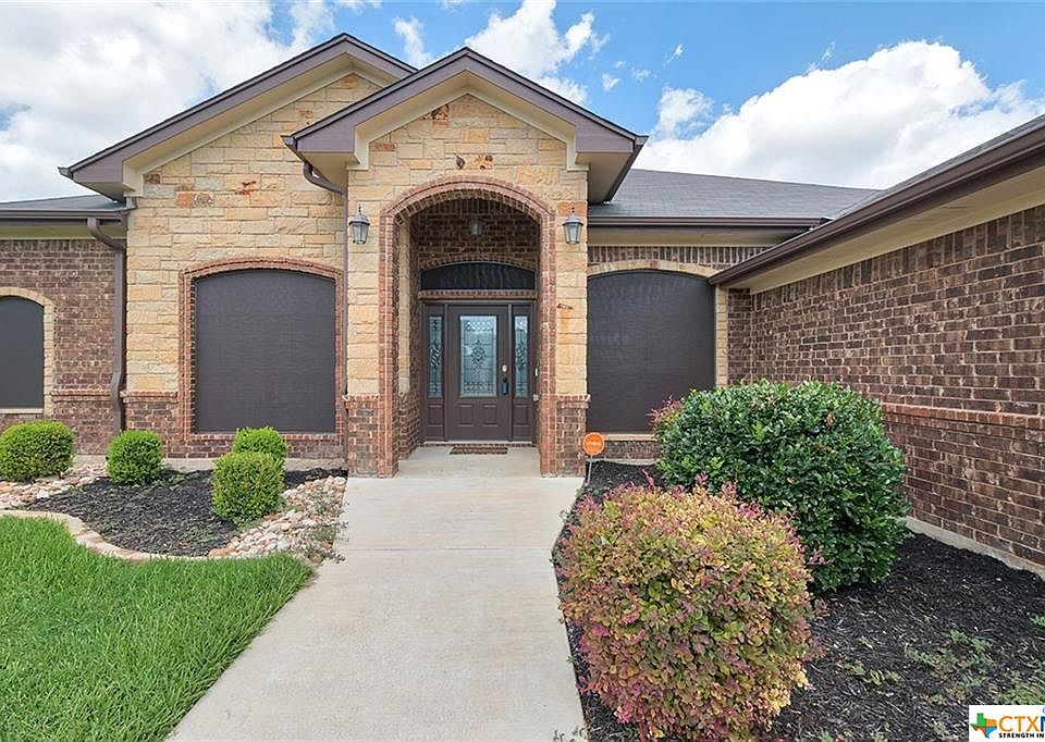 1st image of 2032 Chinquapin Ln