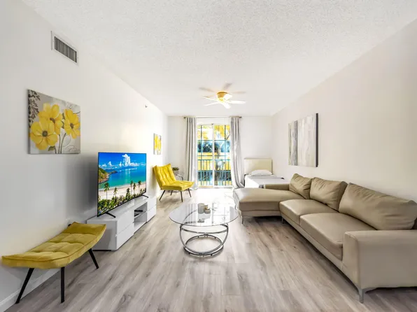 630 S Sapodilla Avenue #218, West Palm Beach, FL 33401