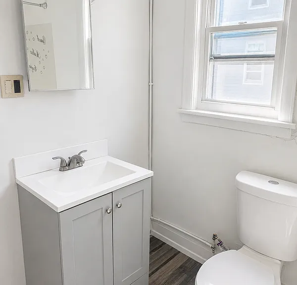 476 Hudson Ave #3 — Photo 3