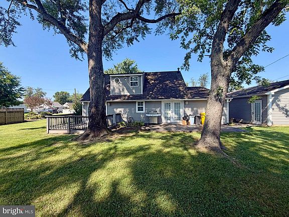2nd image of 123 N Meadow Dr