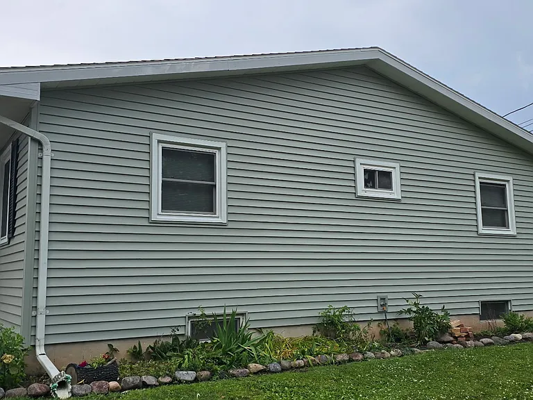 210 Bacon Ave — Photo 2