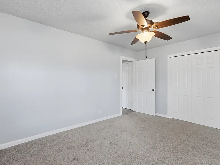 2120 Nottingham Blvd — Photo 13