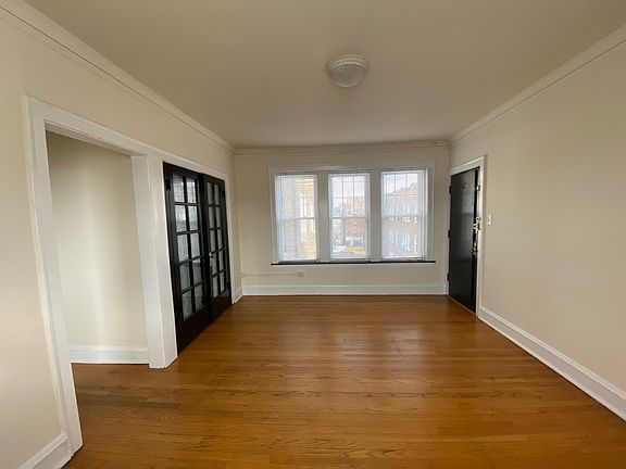 5th image of 4424 N Seeley Ave #0B-1Ba-550Sqft