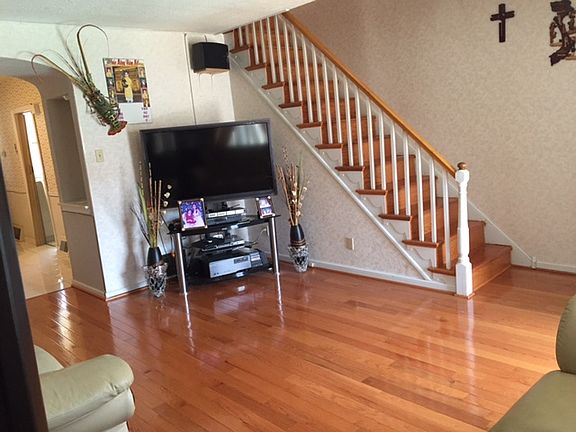 5th image of 1029 E Cheltenham Ave