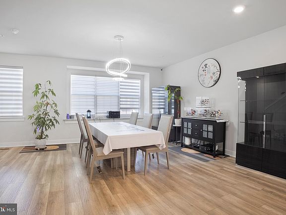 5th image of 103 Waterside Mews