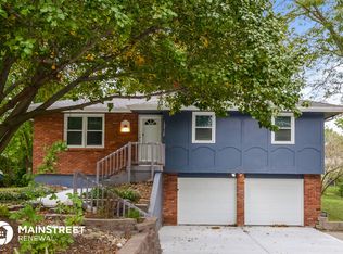10717 N Main St, Kansas City, MO 64155