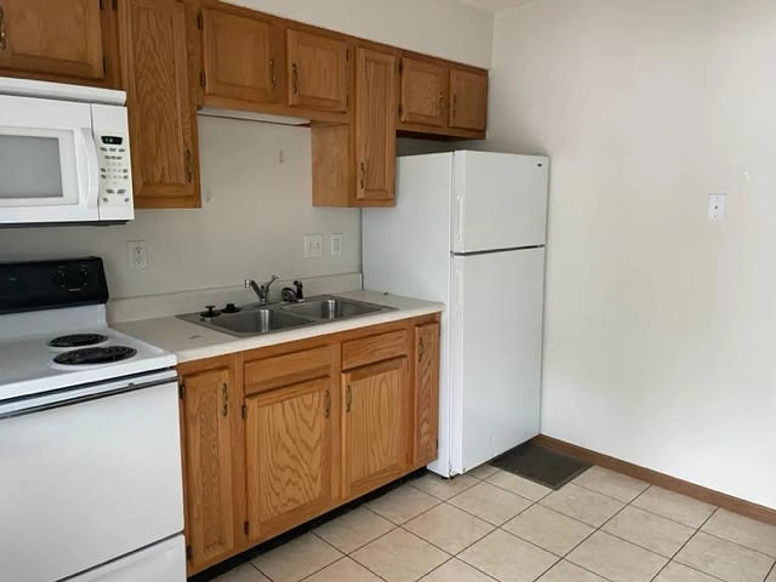 6th Street Apartments — Photo 3