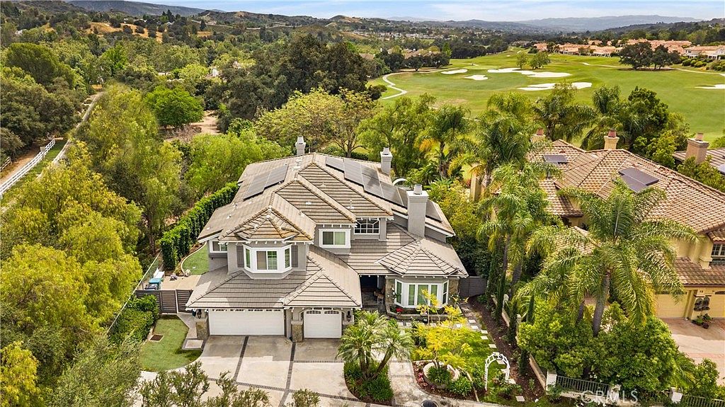 10 Skylark Way