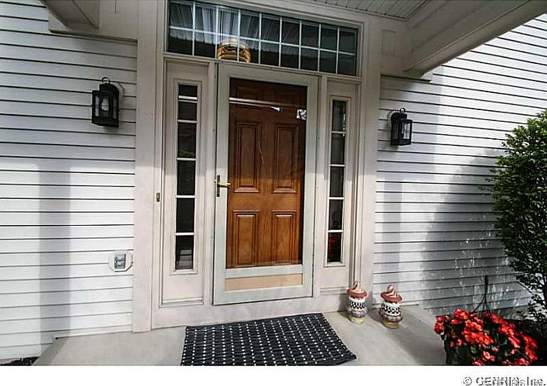 1st image of 27 Fairvale Dr