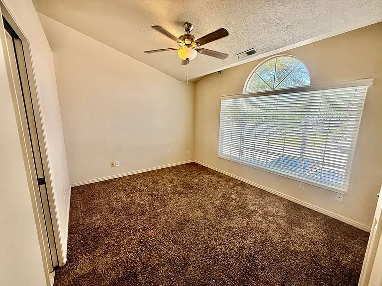 640 N 2720 E #1 — Photo 11