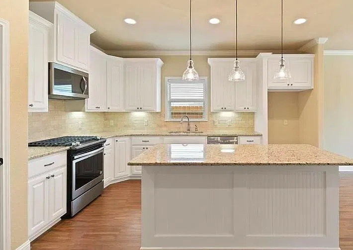 4 bed, 1906 sqft, $2,800 — Photo 4