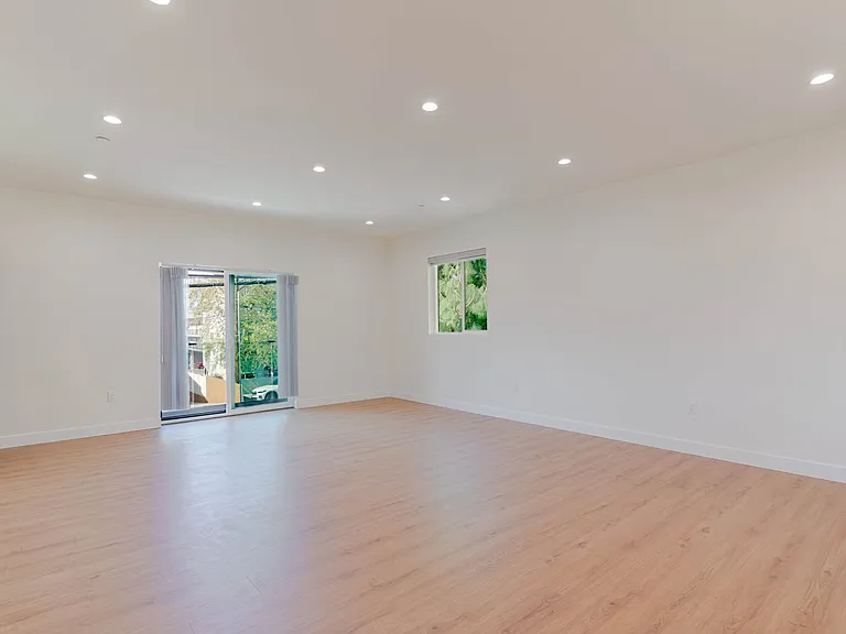 10232 Tujunga Canyon Blvd — Photo 7