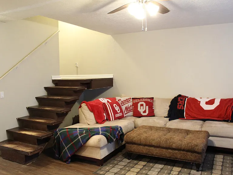 1336 Eastgate Dr — Photo 4