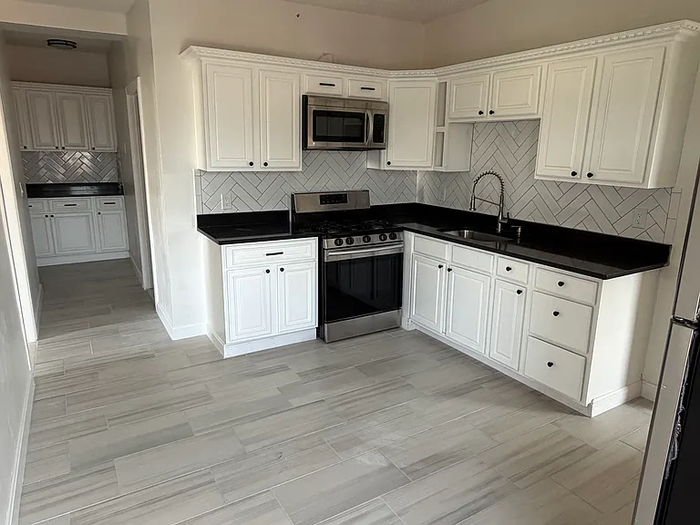968 Broad St #3 — Photo 1