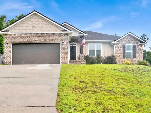 1567 Hollow Point Dr, Cantonment, FL 32533