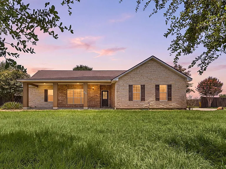 2527 Settlers Way Dr — Photo 1