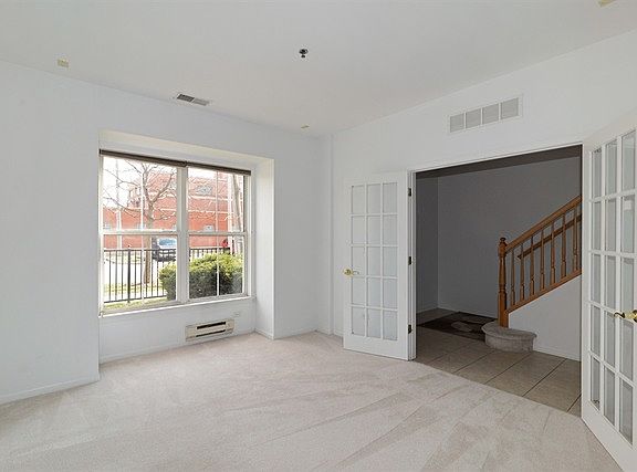 4th image of 4628 N Lamon Ave #Townhouse