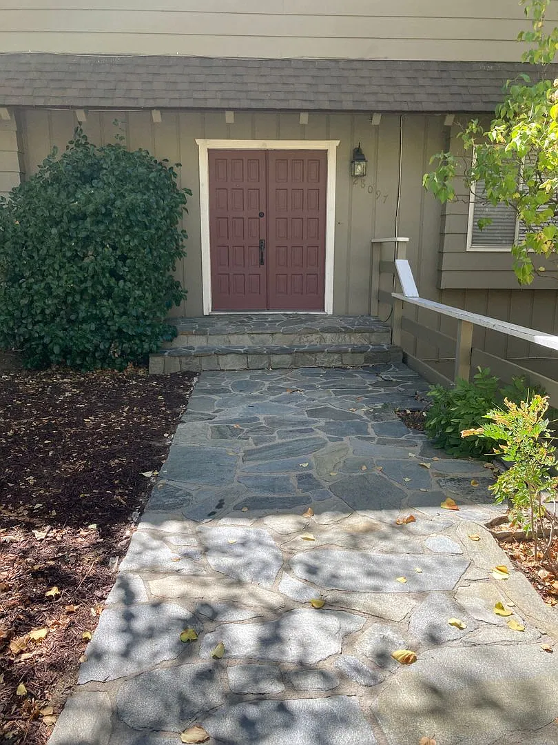 Amazing Four Bedroom Two Bath Home with Two Car Garage — Photo 2