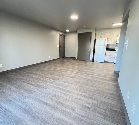 3rd image of 628 S Perry St #B203