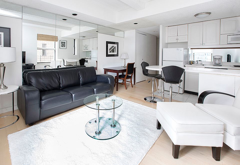 1st image of 150 W 51st St APT 810