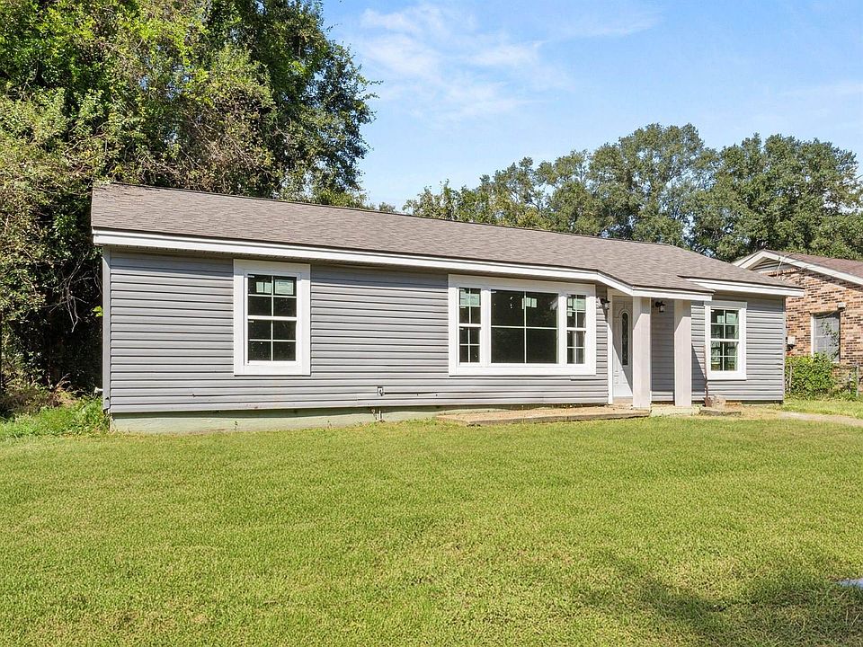 1st image of 921 Lake Court Dr