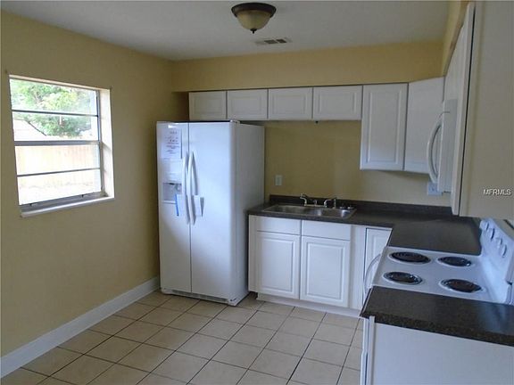 5th image of 1560 Palm Ave