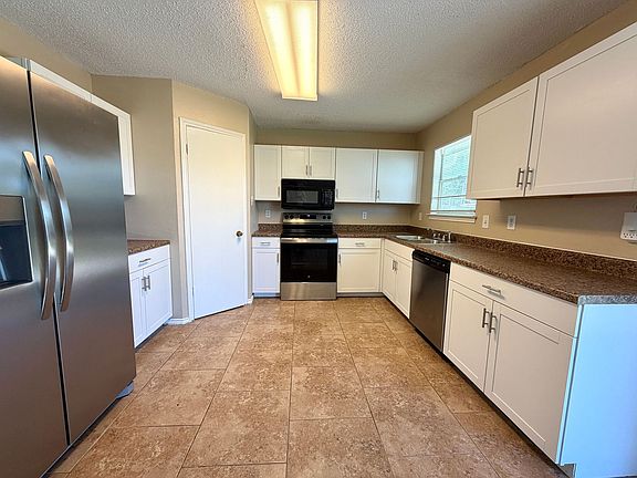 5th image of 3633 Candlebrook Ln