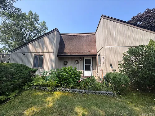 20 Strathmore Gate Dr Photo 1