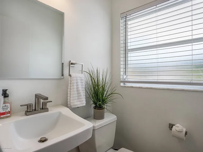 2515 Grove St — Photo 22